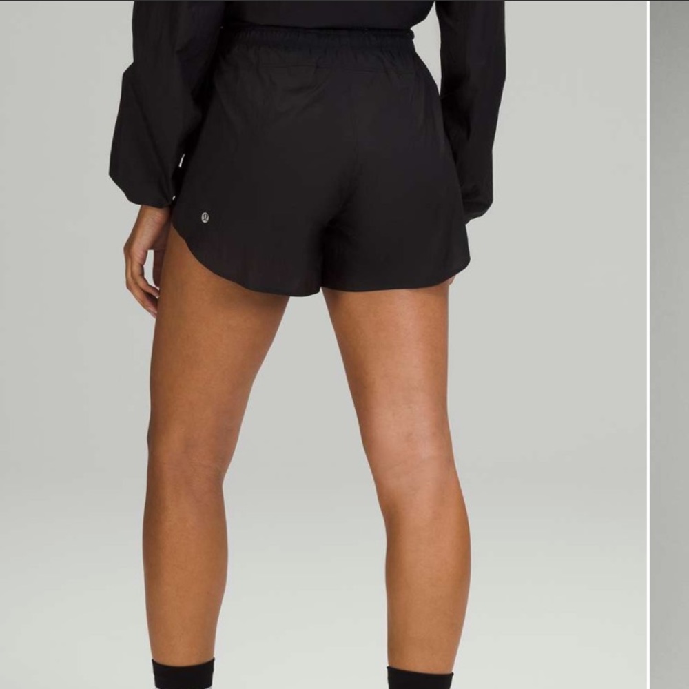 Lululemon Step Out High Rise Short 3"
Black